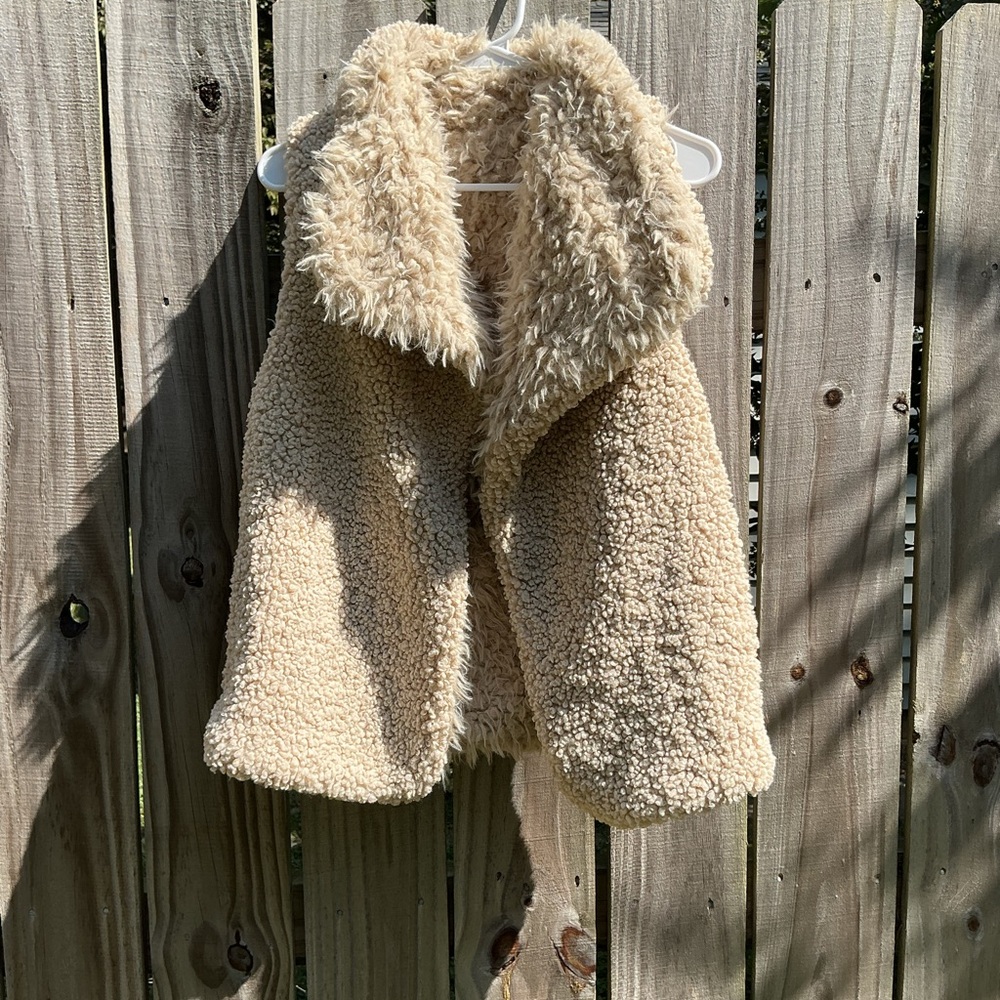 Reversible Furry Beige Vest - Picture 3 of 4